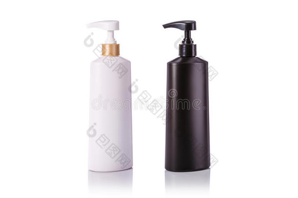 用于洗发水左右的空白白色和黑色塑料瓶