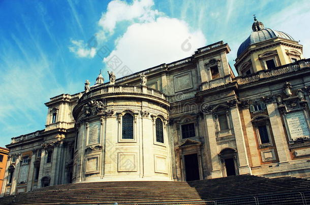 罗马历史上最古老的圣玛丽亚·马吉奥尔教堂的前面
