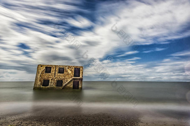 波罗的海海滩建筑多云的海岸