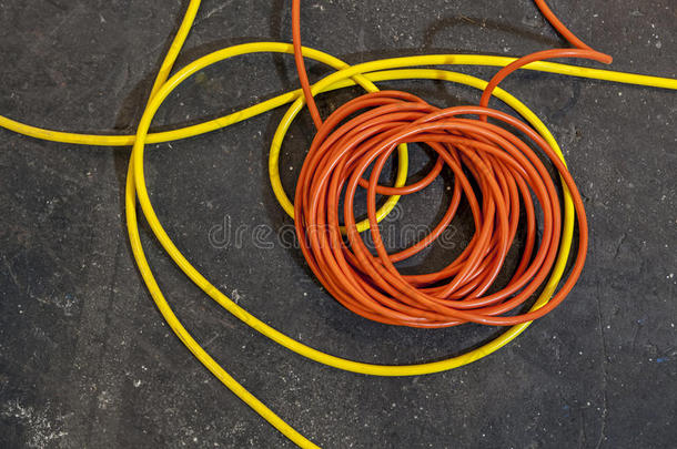 电气彩色电缆铺设在卷筒中