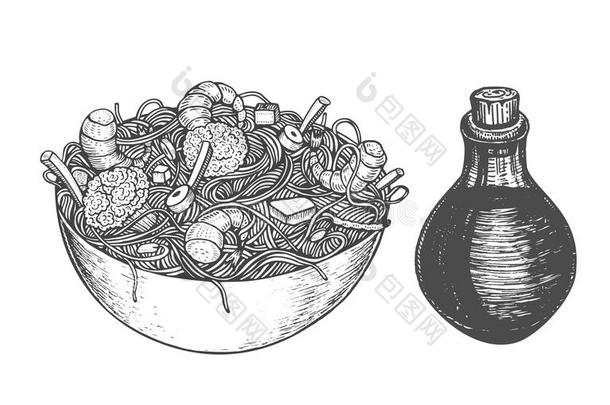 亚洲<strong>快餐</strong>，配面虾，胡椒，蔬菜，酱油在盘子里。