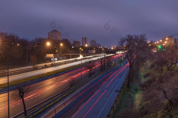 回家的路很远