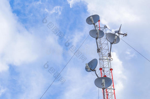 通信塔，大功率无线天线后热点范围长。