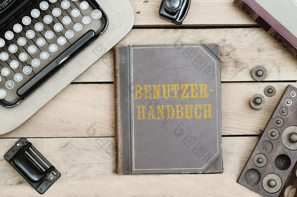 Benutzer-Handbuch，德<strong>语文</strong>本，供用户`旧书COV手册