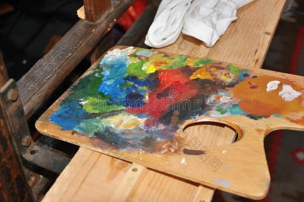 艺术画家`木制调色板的颜色