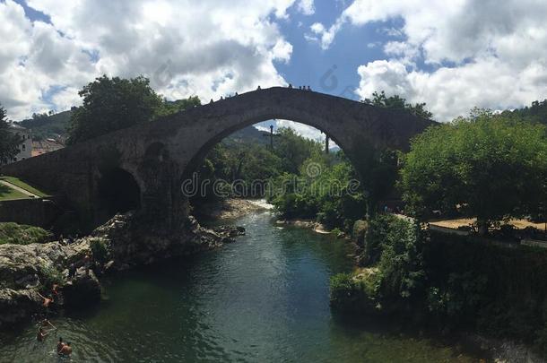 阿斯图里亚斯桥绿色历史的历史