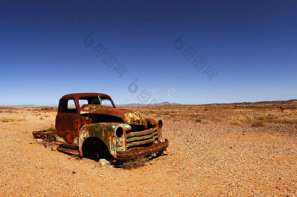 被遗弃的非洲非洲的汽车沙漠