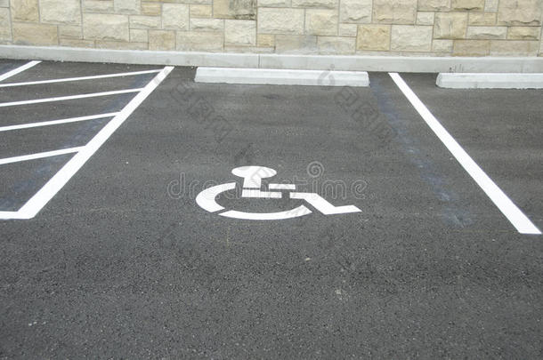 残疾人停车场。
