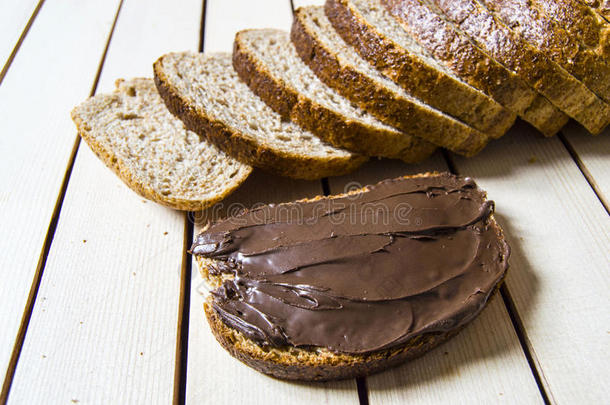 面包和<strong>巧克力</strong>，<strong>巧克力</strong>面包，糠片面包和<strong>巧克力</strong>，全麦面包和<strong>巧克力</strong>。