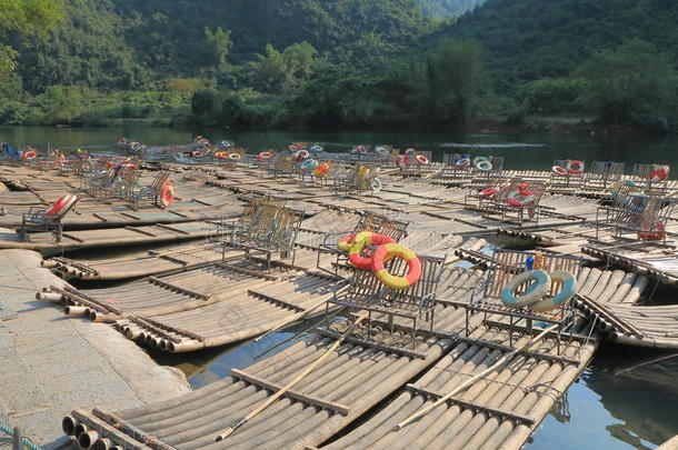 <strong>竹筏</strong>喀斯特山景观阳寿中国
