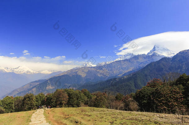 尼泊尔安纳普纳山脉景观和徒步<strong>旅行路线</strong>