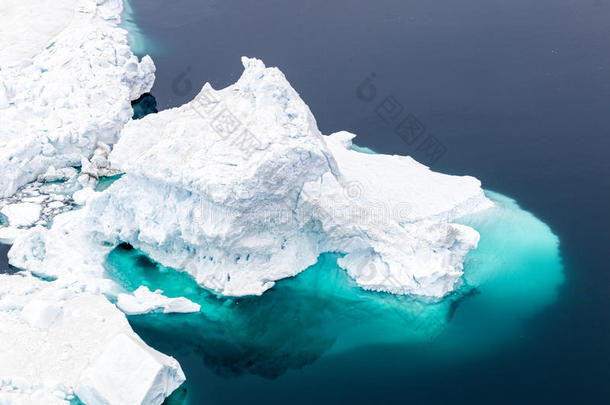 格陵兰岛<strong>北冰洋</strong>冰山的鸟瞰图