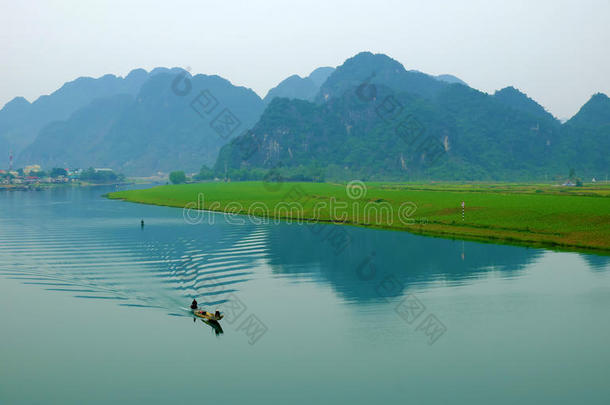 <strong>令人惊叹</strong>的自然景观在，越南
