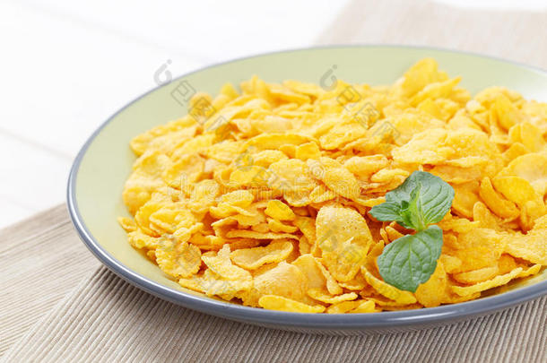 米色早餐谷类食品玉米玉米片
