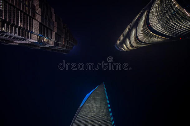 中国：世界金融中心，金茂和<strong>上海</strong>塔从底部看，创造艺术