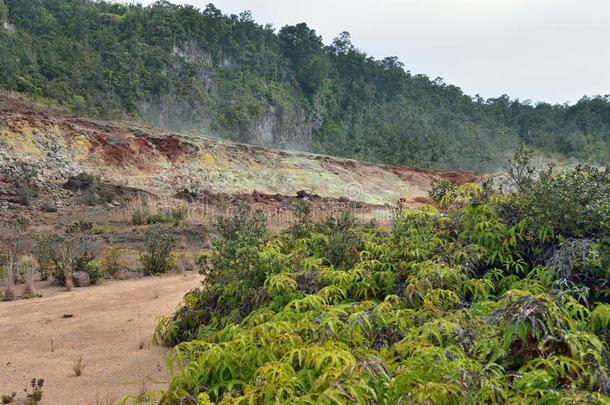 天线吸引力大的火山口陨石坑