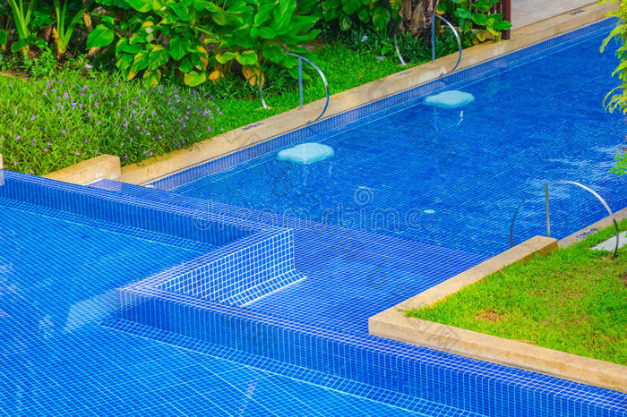 当前位置:包图企业站>摄影图>自然风景>酒店游泳池度假村美丽的游泳池