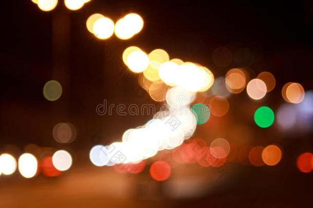 美丽的照明街道和道路与波克效应。