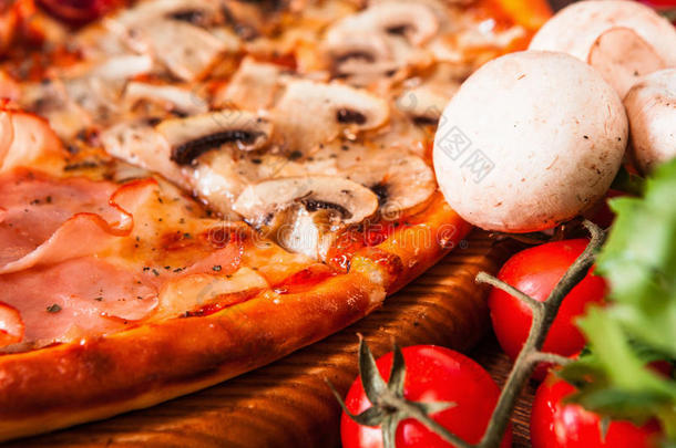开胃的意大利披萨。 传统快餐。