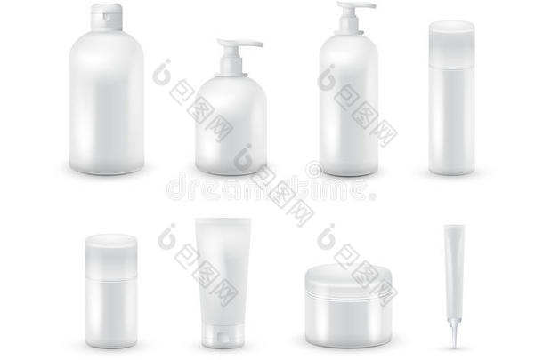 空白化妆品包装收集设置在白色背景。 现实的化妆品瓶模拟设置。 洗发水和