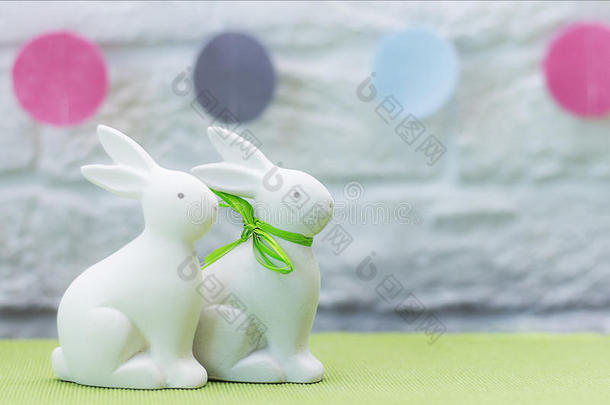 四月背景兔子卡片庆祝