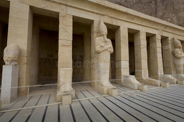 古埃及卢克索女王哈特谢普苏特神庙遗址