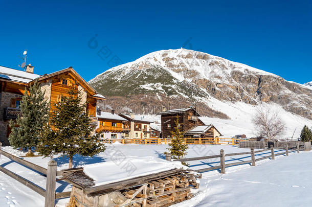 住宿阿尔卑斯山白塔美女蓝色