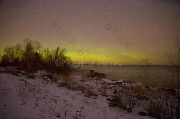 北极光在拉多加湖上空三月之夜。 <strong>列宁</strong>格勒地区。 俄罗斯