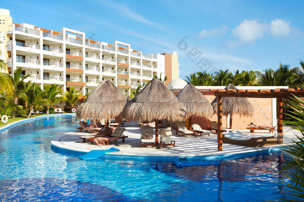 加勒比<strong>度假酒店</strong>的游泳池。