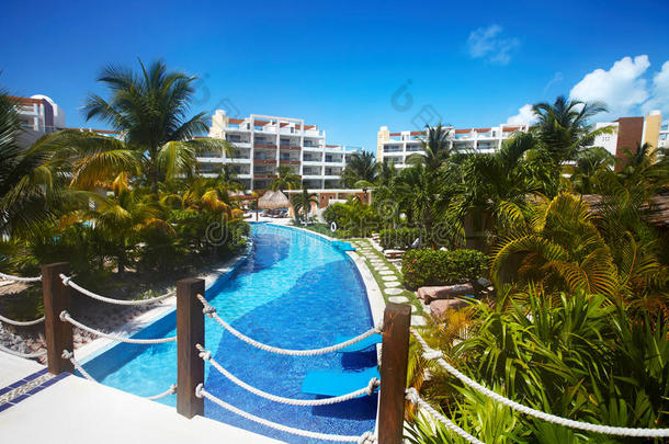 加勒比度假酒店的游泳池。