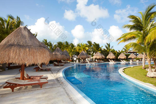 加勒比<strong>度假酒店</strong>的游泳池。