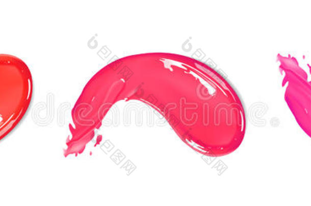 化妆品液体口红涂抹设置在不同的颜色涂抹笔画。 在白色背景上隔离的涂片。