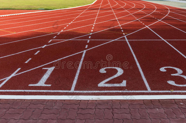 运动员轨道或跑步轨道与数字1至3
