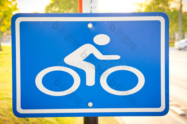 自行车标志在路上