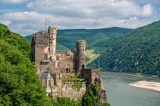 鲁斯坦城堡在<strong>莱茵河</strong>山谷<strong>莱茵河</strong>山峡采用德国