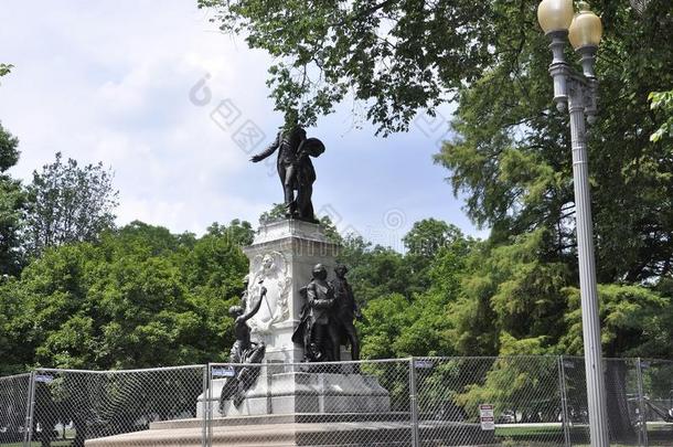 侯爵demand需要三刺光鲳雕像从华盛顿地区关于哥伦比亚