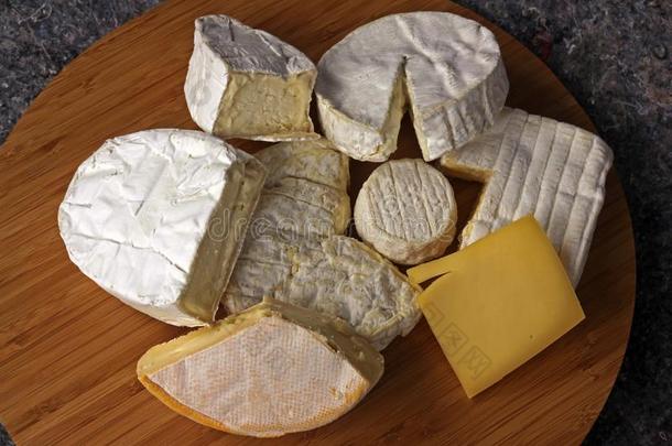 奶酪关于num.八不同的种种