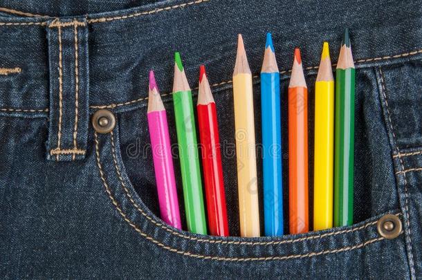 铅笔采用牛仔裤口袋