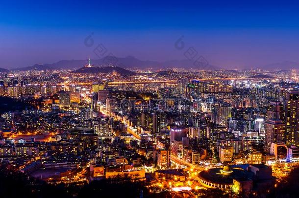 <strong>首尔</strong>城市风光照片和<strong>首尔</strong>塔在夜.交通采用<strong>首尔</strong>,=SwapOUT