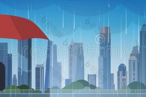 男人佃户租种的土地雨伞看在暴风雨采用城市巨大的雨背景