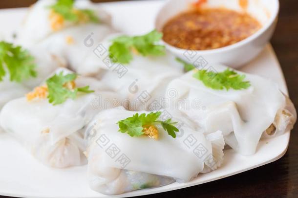 稻面条辗.越南人食物,without没有调味汁采用白色的盘子