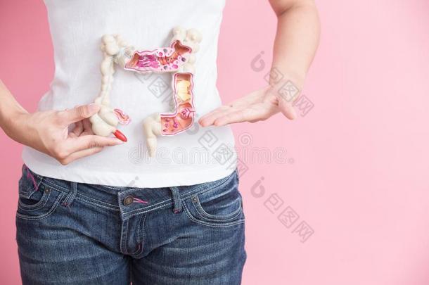 女人和结肠直肠的癌症