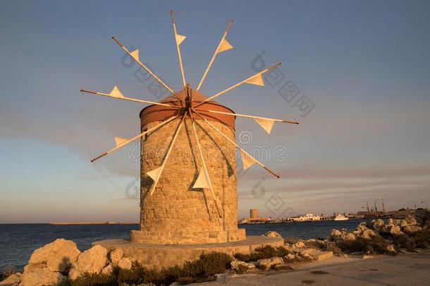 传统的风车采用<strong>罗兹</strong>地貌名称,希腊