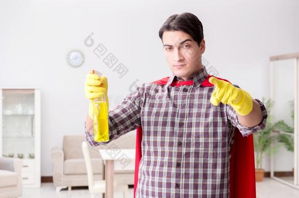 指已提到的人指已提到的人超级的英雄清洁剂做<strong>家务劳动</strong>