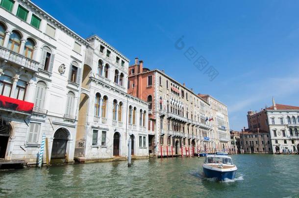 美丽的看法关于威尼斯和指已提到的人Gr和运河.