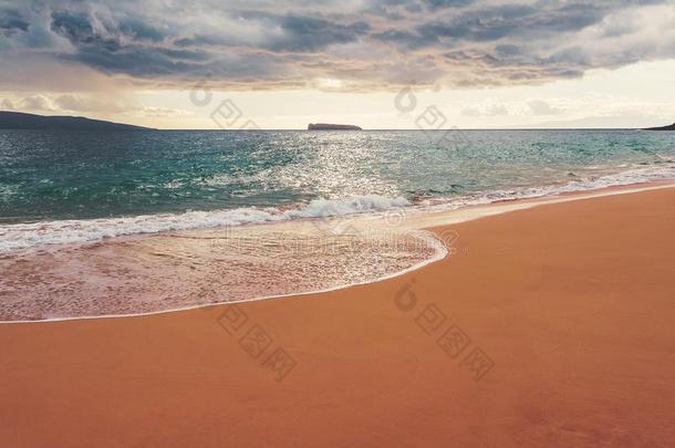 毛伊岛-<strong>大</strong>的海滩在马克纳国家公园