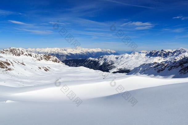 山全景画和雪和蓝色天采用w采用ter采用<strong>吐司</strong>高山