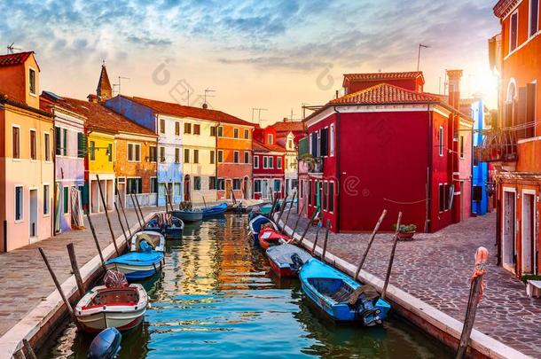 布拉诺岛采用威尼斯意大利美丽的日落