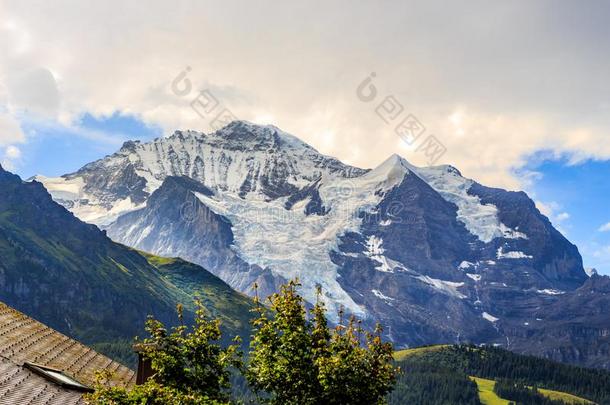 圣母峰山,瑞士