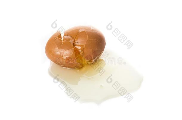 破碎的母鸡`英文字母表的第19个字母鸡蛋,i英文字母表的第19个字母ol一ted向一白色的b一ckground